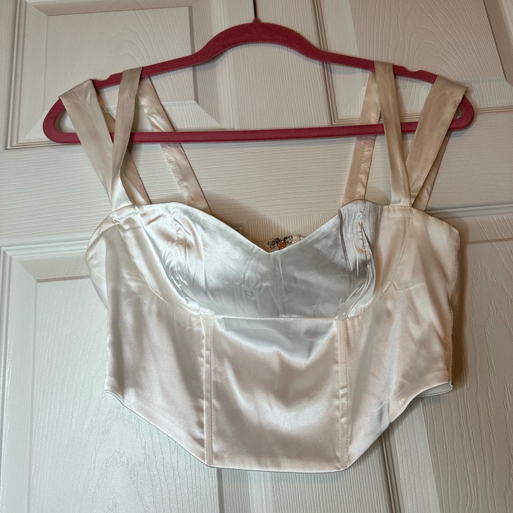 Satin White Cropped Top / Fashion Nova - Picture 2 of 4